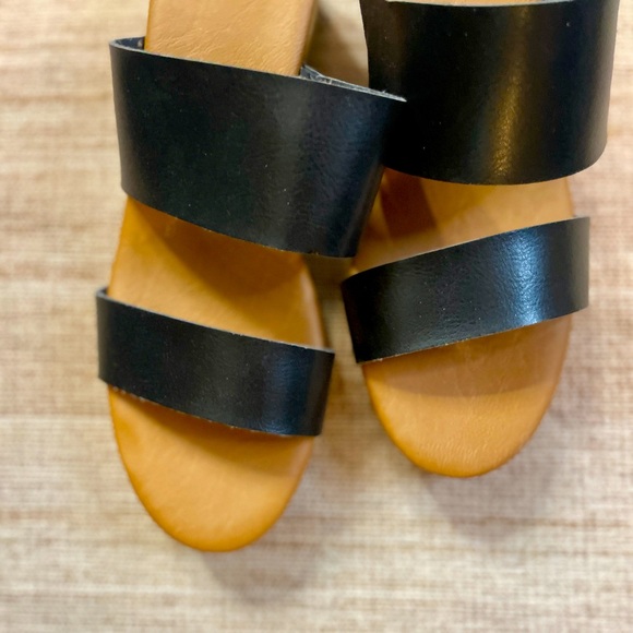 Universal Thread Shoes - Universal Thread Black Leather Platform Sandals | Size 11 | Retro | Clog | GUC